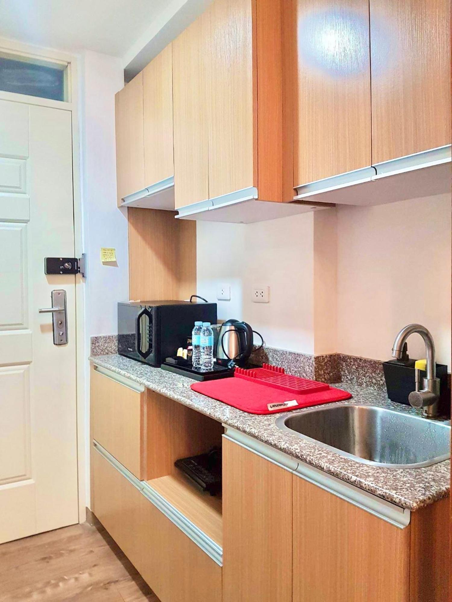 119 Amani Grand Mactan Apartment